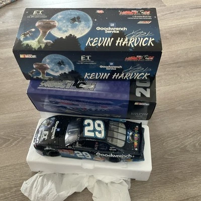 Kevin Harvick #29 GM Goodwrench E.T. 2002 Monte Carlo ACTION RACING 1/18 Diecast - Image 1 of 4