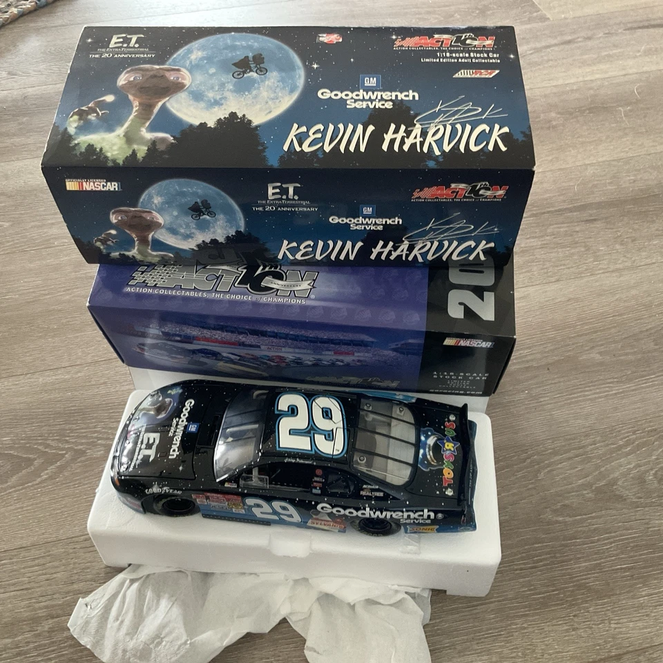 Kevin Harvick #29 GM Goodwrench E.T. 2002 Monte Carlo ACTION RACING 1/18 Diecast - Image 1 of 4