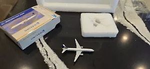 NG Models United Airlines B757-224WL 1:400 53041 colori 2011 N17128 - Foto 1 di 12
