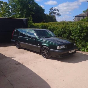 Volvo 850 R Estate - Picture 1 of 5