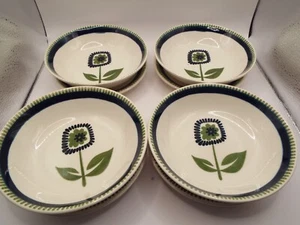 Tazones y platos pequeños vintage MCM Royal China (4) década de 1960 flor abstracta azul - Imagen 1 de 14