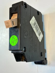 Cutler-Hammer Eaton CH115 (15-AMP) 1-Pole 120/240 Volt Plug-In 10kA 60D WARRANTY - Picture 1 of 14