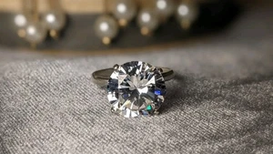 Vintage Ukrainian 925 Silver Ring with Large Brilliant-Cut Crystal, Size 8 - Picture 1 of 7