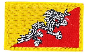FLAGGENAUFNÄHER AUFNÄHER BHUTAN BÜGELN AUF LAND BESTICKT WELTFLAGGEN APPLIKATION - Bild 1 von 1