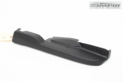 Chevrolet Equinox 2018-2023 asiento del lado del pasajero delantero derecho cubierta de oruga moldura OEM Foto 1 de 4