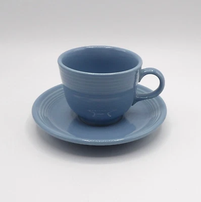 JUEGO DE TAZA PLANA Y PLATILLO FIESTA PERIWINKLE AZUL DE HOMER LAUGHLIN USADO EN EXCELENTE ESTADO Foto 1 de 4