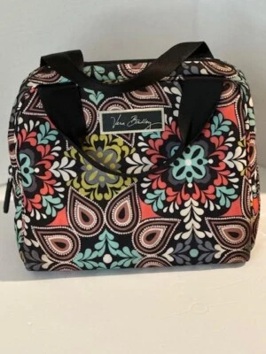 Bolsa de almuerzo Vera Bradley floral con asas forradas en el interior.9 pulgadas de ancho 9 pulgadas de alto Foto 1 de 4