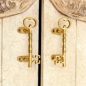 New Handmade Brass Pack of 2 Key Shaped Door Handles Pulls 17.78 cm Golden - Picture 1 of 6