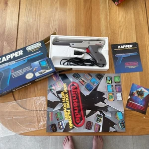 Nintendo Nes Zapper - GREY - Original - RARE - Boxed With Manual + Inserts - Picture 1 of 8