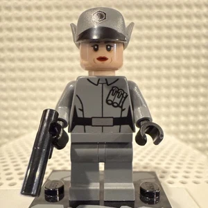 LEGO Star Wars Minifigure - First Order Officer Female - Picture 1 of 2
