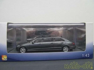 GLM BINZ W212 LANG 1/43 Scale Car - Picture 1 of 12