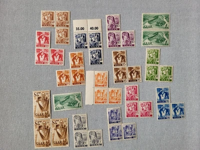 Saarland 1947 Issue - Selection of MNH (**) stamps mainly in blocks some faults  - Image 1 of 4