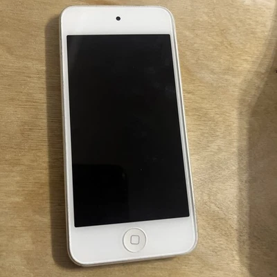 iPod Touch 6th Gen  water damaged - Image 1 of 2