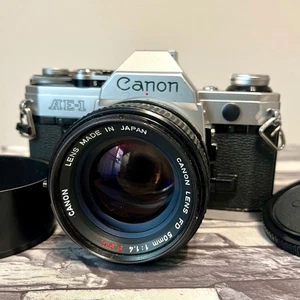 Canon AE-1 fotocamera reflex pellicola 35 mm con obiettivo Canon FD 50 mm F1.4 s.s.c.! Dal Giappone - Foto 1 di 24