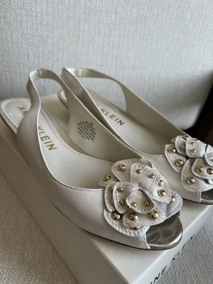 NWT Anne Klein White Silver Leather pip toe slingback Sandals Size 9 - Image 1 of 4
