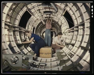 Libro de fotos e historias sobre datos de 1.421 páginas de la Segunda Guerra Mundial B-17 de la USAAF - Imagen 1 de 24