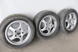 Cerchi Porsche 16 pollici 944 964 94436211200 94436211600 6J 8J ET 52 94436211200 - Foto 1 di 12