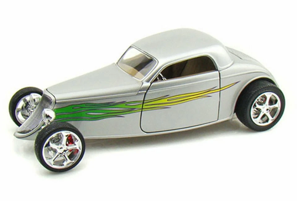 1933 FORD COUPE SILVER W/FLAMES 1/18 SCALE DIECAST CAR BY YAT MING 92839SV/12 - Image 1 of 1