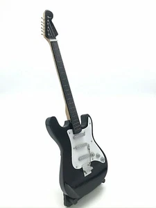 Miniatur Fender Standard Stratocaster Gitarre - schwarz (Ziergitarre)  - Bild 1 von 3