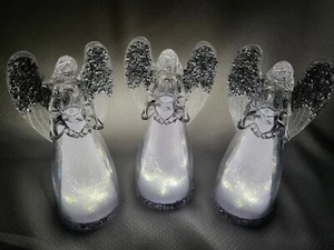3x Beleuchtete Verzierte 7 Zoll Engel von Valerie ParrHill Silber Weihnachten Ostern - Bild 1 von 12
