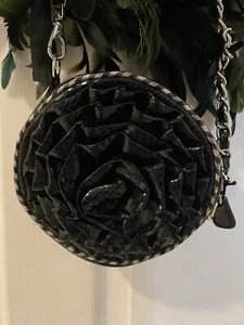 Libby Edelman Designer Cross-Over Flower Handtasche Schwarz Rose Blume - Bild 1 von 11