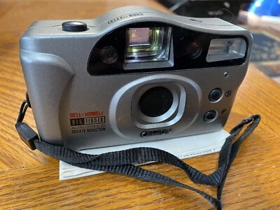 Bell & Howell BF 905 Big Finder 35mm Camera Red-eye reduction auto focus flash - Image 1 of 2