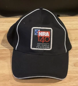Gorra NRA 140 Años de Libertad Negra Curvada Bill Hit Wear Marca Nueva sin Etiquetas - Imagen 1 de 2