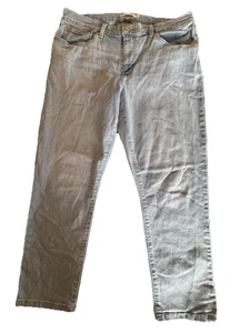 Pantalones de mezclilla para mujer Levi's Boyfriend W32 X L27 azul lavado claro pierna recta usados en excelente estado - Imagen 1 de 16