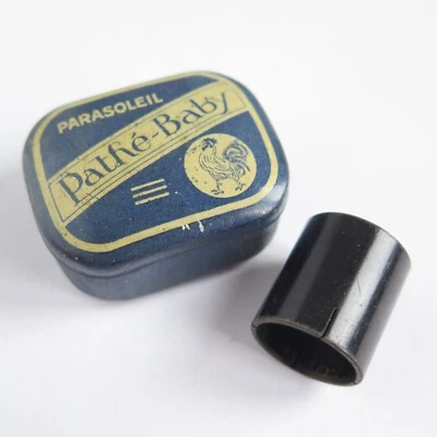 DE COLECCIÓN PATHE-BABY PROTECTOR SOLAR Y LATA | Cámara de película Parasoleil Boite 9,5 mm años 20 Foto 1 de 4