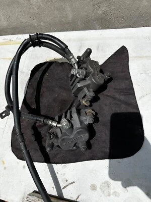 Kawasaki Ninja 650 2012 Tokico pinzas de freno delanteras completas usadas Foto 1 de 2