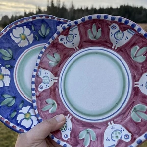 2 Vietri Solimene Campagna Salad Plates 8" Blue Flower Red Chicken Dishes Italy - Picture 1 of 20