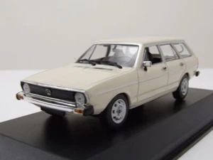 VW Passat Variant Familiare 1975 Modellino Auto Bianca 1:43 Maxichamps - Foto 1 di 9