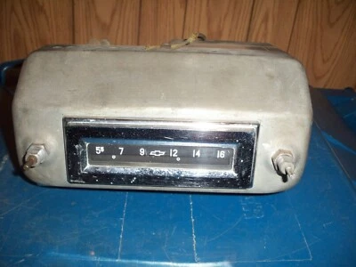 OEM 1955 1956 Chevrolet Chevy Bel Air Delco 12 В AM трубка радио запчасти или ремонт - Изображение 1 из 4