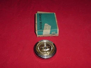 Nuevo de Lote Antiguo 1967 Chevy Caprice Horn Cap #3898270 Impala Bel Air Biscayne Volante - Imagen 1 de 7