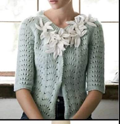 64. SUÉTER CARDIGÃ FEMININO FIELD FLOWER enfeitado floral $128 p - Imagem 1 de 4