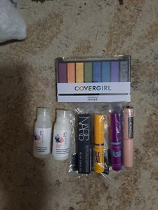 Ulta Beauty Funds: Paket mit 8 Artikeln + gratis Kosmetiktasche - Bild 1 von 2