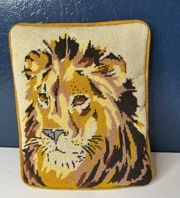 Almohada cabeza de león vintage punta de aguja completa-mediados de siglo estilo moderno Foto 1 de 4