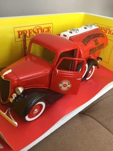 Solido Prestige Ford Citerne ref. 8005 - Large metal model Providence Fire Dept. - Picture 1 of 8