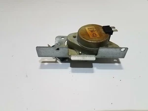 Gruppo motore e interruttore serratura porta Whirlpool modello RF364PXKQ1 WPW10107830 - Foto 1 di 3