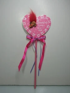 VALENTINE SOMEBODY LOVES YOU...ME - 14 1/4" Russ Troll Puppe Nachrichtenstab - NEU - Bild 1 von 4