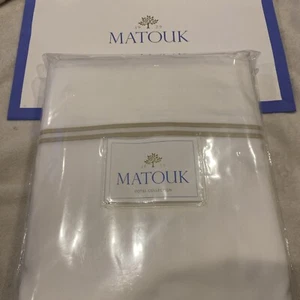 Matouk Queen sheet set White With 2 Lines Champagne - Picture 1 of 6