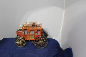 Vntg Overland Stage Express Co. U.S. Mail Coach Wagon radio transistor AM (E12) - Foto 1 di 9