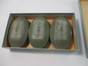 Vintage J W Robinson CO Macys Soap 3x7oz Soaps Carnation Los Angeles Cal Artisan - Picture 1 of 13