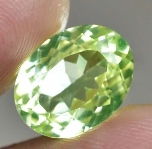6.65 Ct Natural Green Peridot Oval Shape VVS Pak Gemstone AGL Certified - Picture 1 of 5