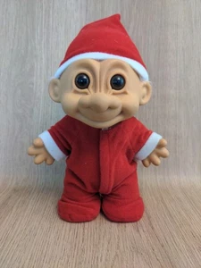 Vintage Russ 8" Troll Puppe Weihnachten Santa Pyjama Anzug rosa weiße Haare - Bild 1 von 5