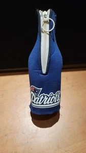 New England Patriots Bottle Cooler 12 oz Zip Up Koozie Jacket NFL - Picture 1 of 3