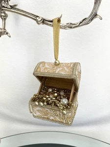 Cofre Caja Tesoro 4" Dorado Beige Tela Árbol de Navidad Adorno Decoración Vacacional - Imagen 1 de 8