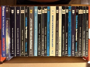 Lotto 23 vecchi romanzi di fantascienza libri tascabili - Foto 1 di 1