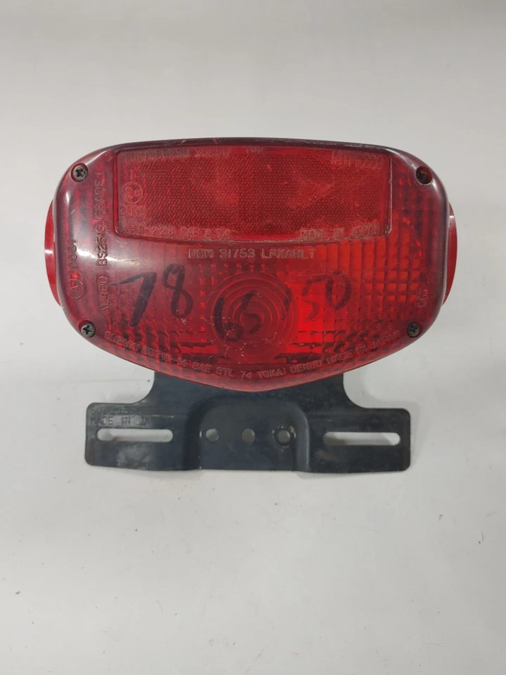 Combo de luz trasera y soporte para Suzuki GS750 1978 (#2) 35710-45011 Foto 1 de 4