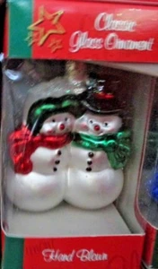 HAND BLOWN GLASS Christmas Mr. & Mrs. SNOWMAN COUPLE ORNAMENT~New In Box - Picture 1 of 1